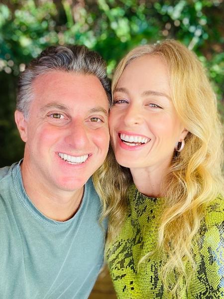 Angélica e o marido, Luciano Huck; apresentador se declarou à mulher, que estreia novo programa na Globo - Reprodução/instagram