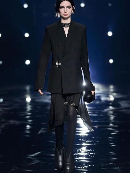 Meadow Walker estreia em passarela da Givenchy, em Paris - Reprodução/Instagram