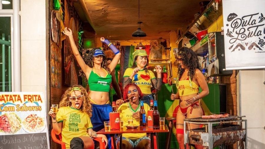 Modelos posam para campanha "Puta Amada Brasil", da Daspu - Vidafodona/Reprodução/Instagram-@daspubrasil