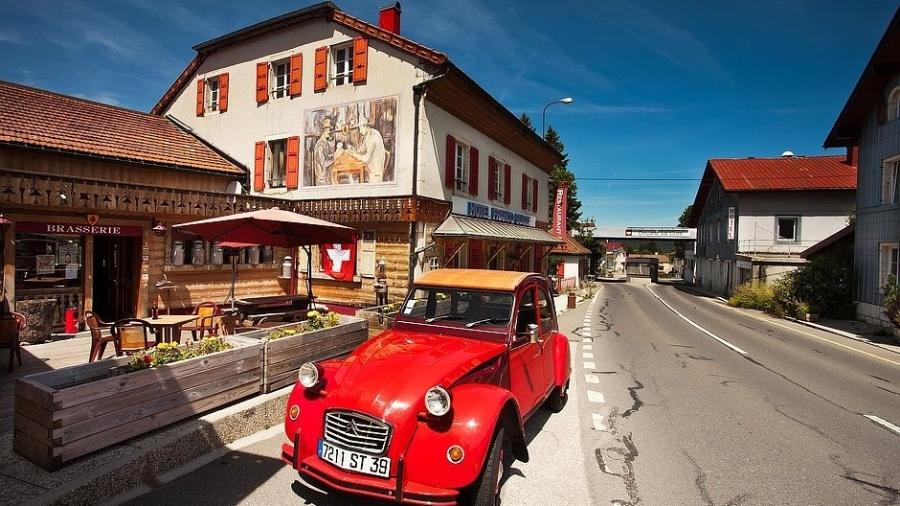Hotel Arbez ou L"Arbezie, que fica tanto na França quanto na Suíça - Reprodução/Facebook