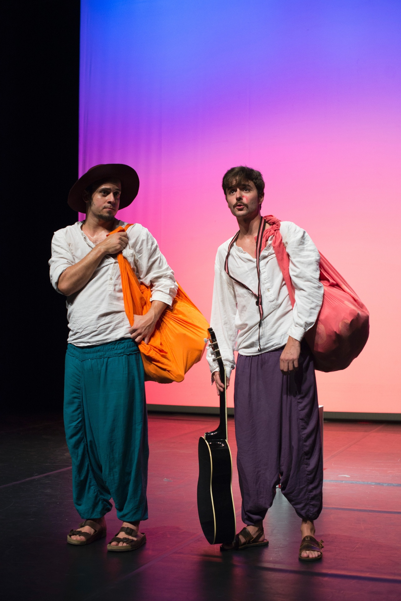 Espetáculo "Caminham nus Empoeirados", com direção de Gero Camilo e Luisa Pinto. - Francisco Teixeira