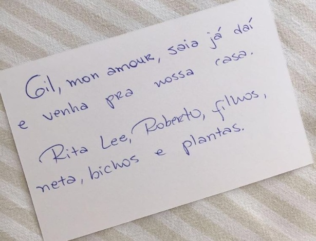 15.mai.2016 - Internado, Gilberto Gil recebe bilhete escrito à mão da amiga Rita Lee - Reprodução/Instagram