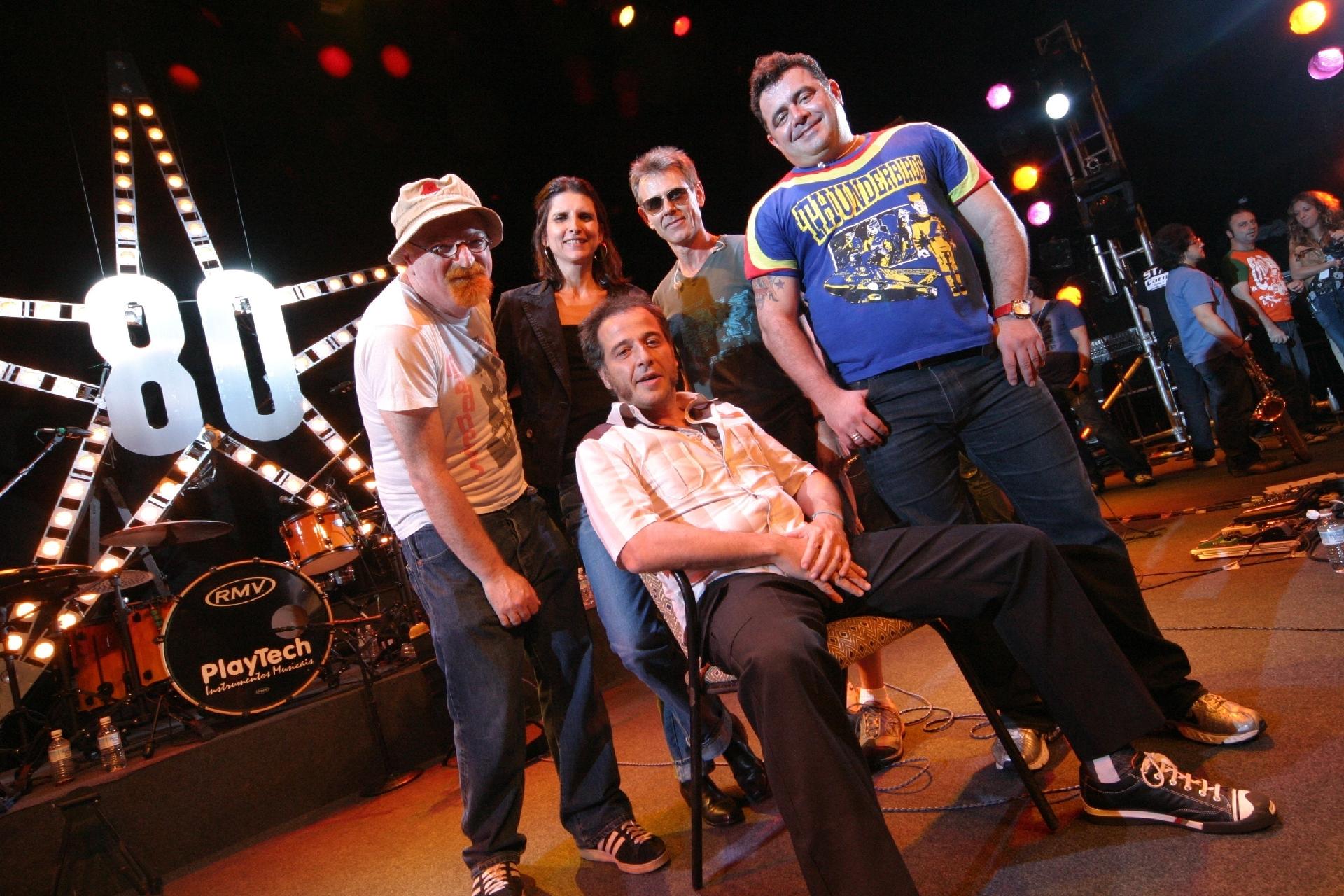 Kid Vinil gravou em 2005 o DVD "Anos 80 - A Festa" com participações especiais de ídolos da época como Leo Jaime, Nasi, Ritchie, Leoni, Dulce Kental e Dinho Ouro Preto - Fernando Moraes/Folha Imagem