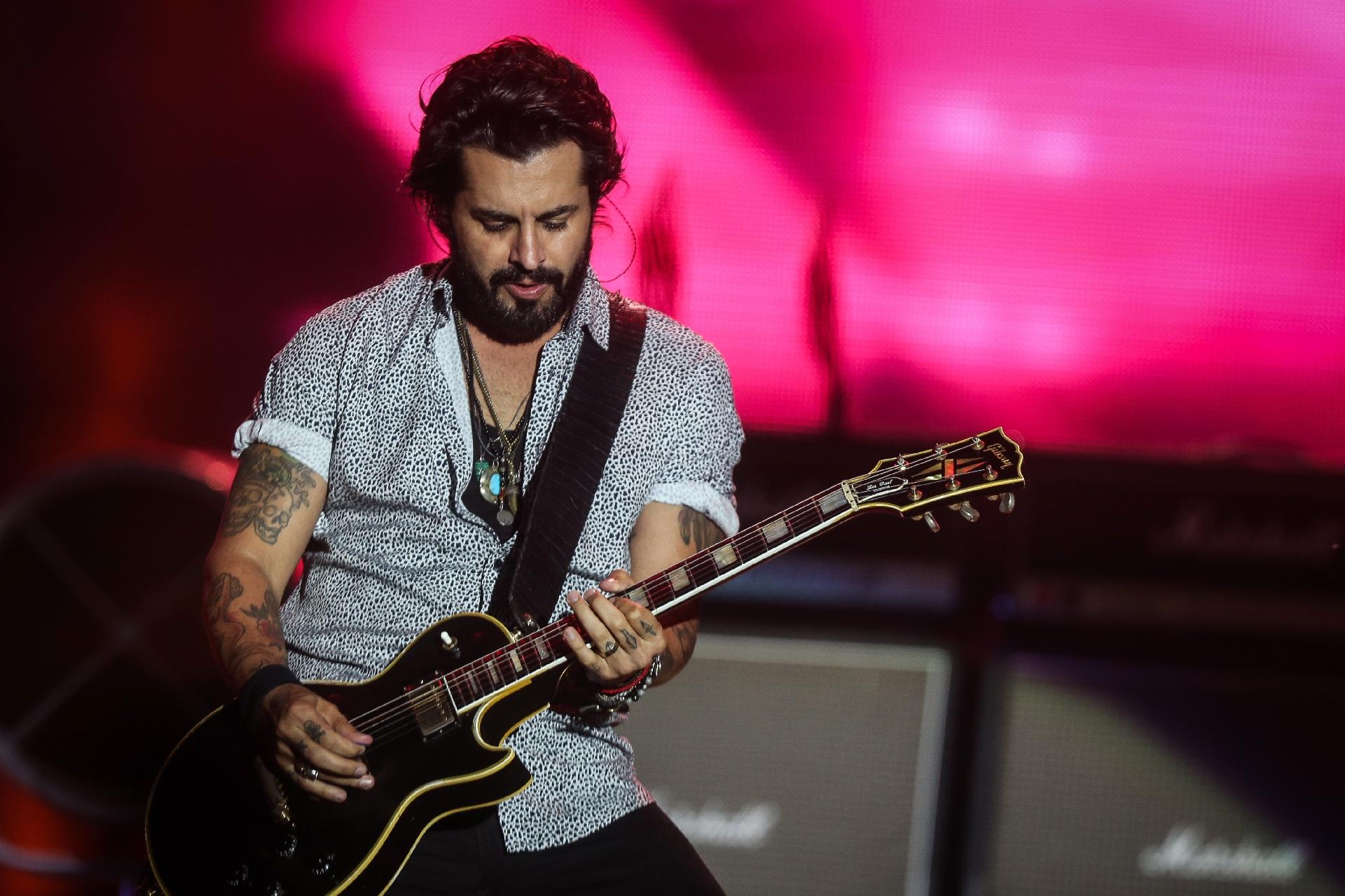 Guitarrista Marco Túlio agita o Palco Mundo com a volta do Jota Quest ao festival - Zanone Fraissat/Folhapress