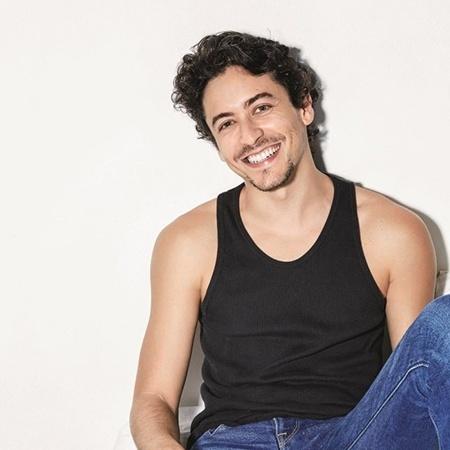 Verão 90 será a primeira novela inteira de Jesuíta Barbosa - Chico Cerchiaro/Divulgação