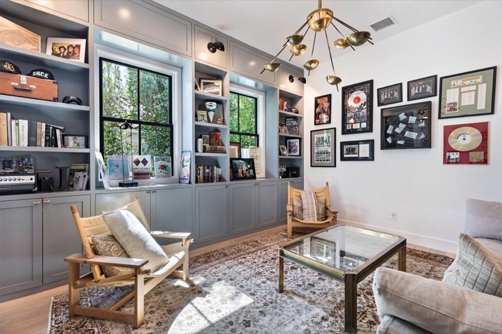 Joe Jonas coloca mansão em L.A. à venda por R$ 17,5 milhões; faça o tour - Divulgação/Westside Estate Agency