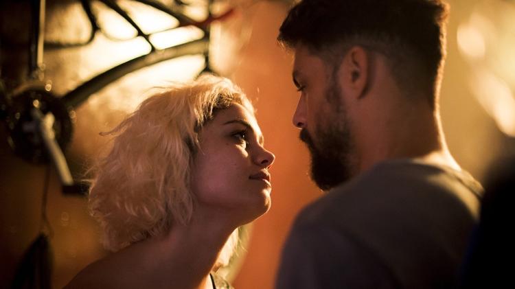 Sophie e Cauã são Leona e Dante em "Ilha de Ferro" - Marília Cabral/Globo - Marília Cabral/Globo