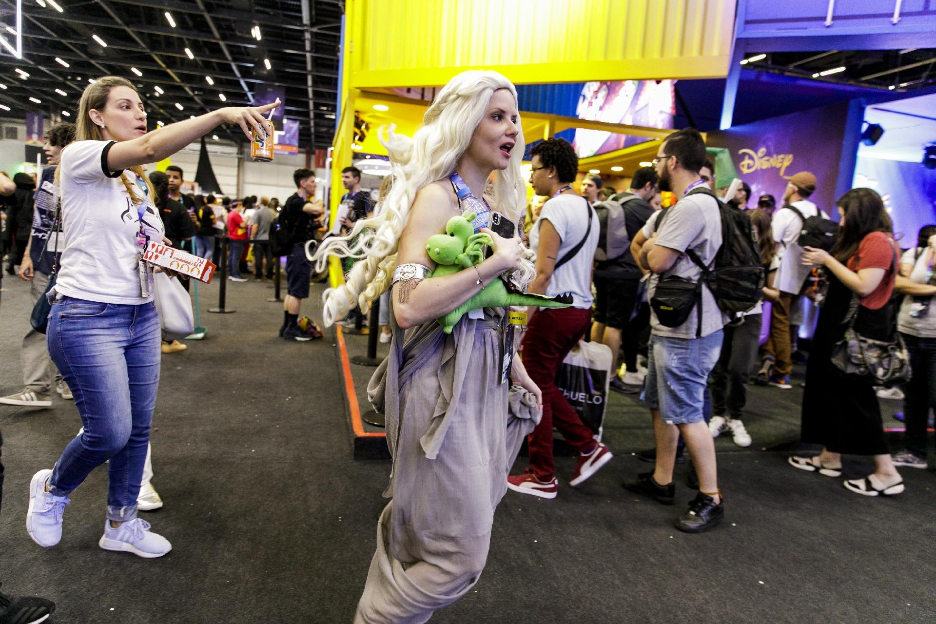 Cosplayer de Daenerys Targaryen na CCXP 2018 - Mariana Pekin/UOL