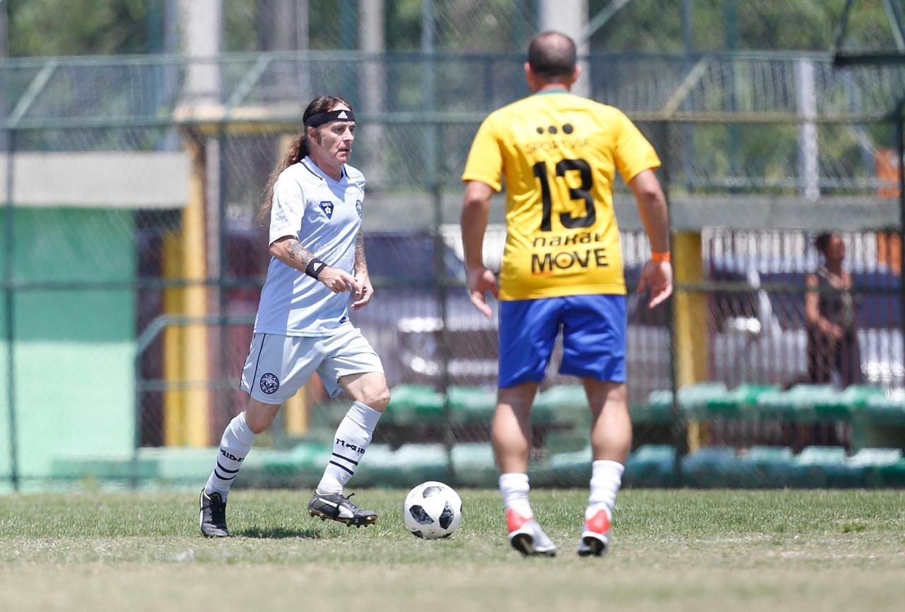 Steve Harris, do Iron Maiden, participa de jogo de futebol com ex-jogadores - Divulgação/Move Concerts