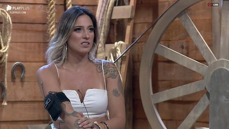 Tati Dias conversa com Marcos Mion após eliminação  - Reprodução/PlayPlus - Reprodução/PlayPlus