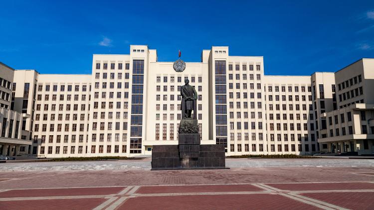 Praça da Independência, em Minsk, é uma das maiores da Europa, com cerca de 7 hectares - Getty Images