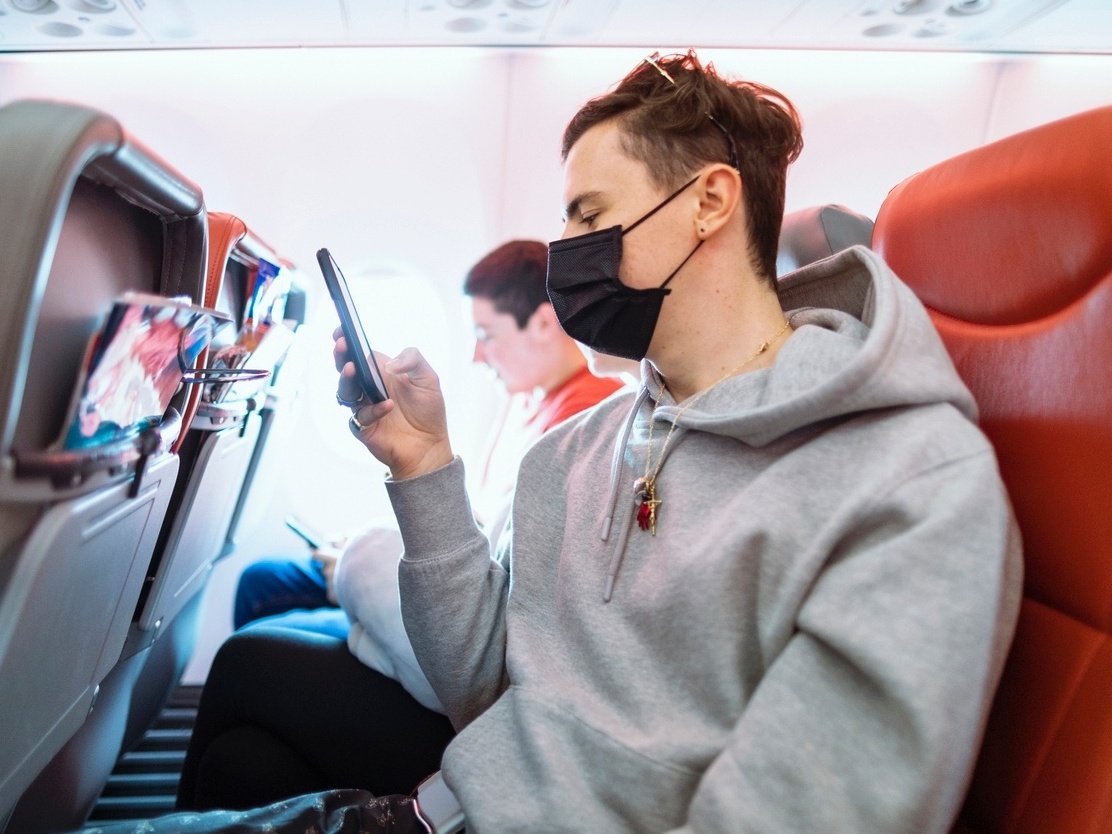 Uso de máscaras nos voos: o que determinam as cias aéreas