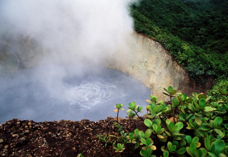 Lago Fervente (Boiling Lake), no Parque Nacional de Morne Trois Pitons, em Dominica