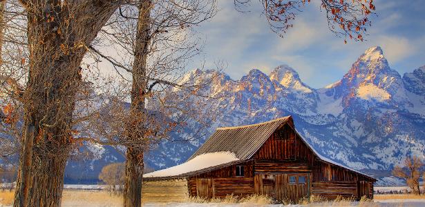 Bolsa abre em alta e dólar em queda de olho em Jackson Hole