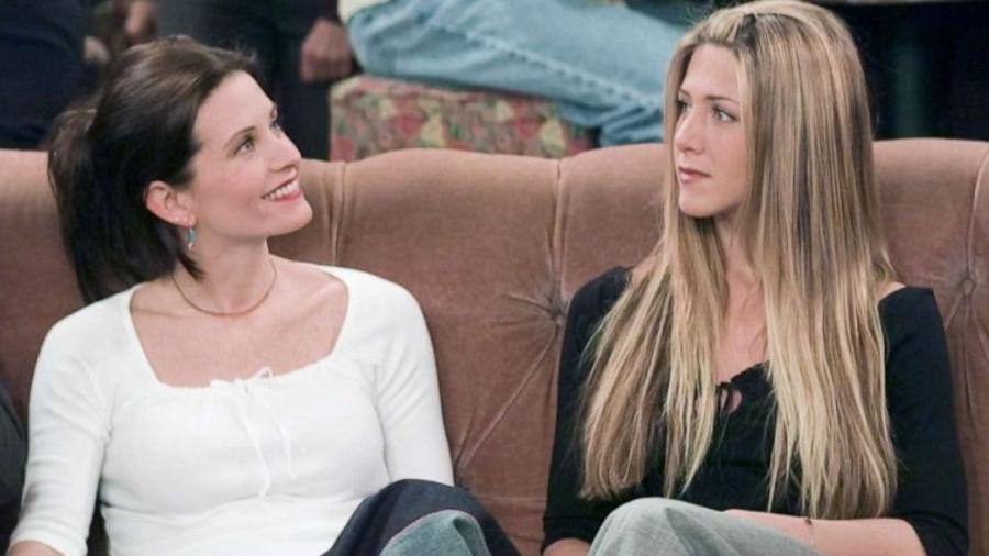 Courteney Cox e Jennifer Aniston na série "Friends"