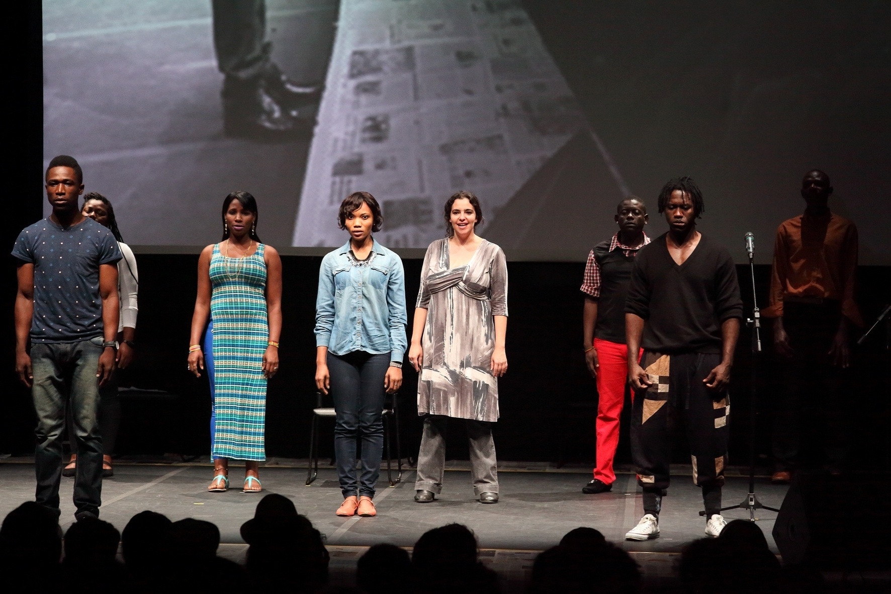 O elenco da peça "Cidade Vodu", que estreia oficialmente em março de 2016 na MitSP (Mostra Internacional de Teatro de São Paulo) - Ivson Miranda