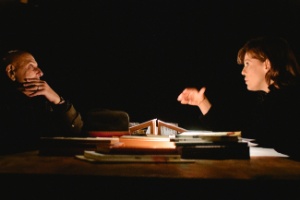 Barbara Paz entrevista o marido, Hector Babenco, no programa "A Arte do Encontro", do Canal Brasil - Carolina Vianna/Divulgação - Carolina Vianna/Divulgação