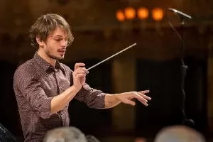 O último posto ocupado em uma orquestra brasileira por Eduardo Strausser, antes de chegar ao Municipal, havia sido o de músico da Orquestra Sinfônica Jovem de Guarulhos - Walter Garosi/Divulgação