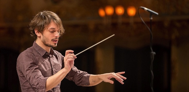 O último posto ocupado em uma orquestra brasileira por Eduardo Strausser, antes de chegar ao Municipal, havia sido o de músico da Orquestra Sinfônica Jovem de Guarulhos - Walter Garosi/Divulgação