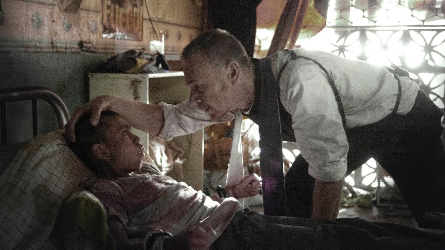 Padre Marcus (Ben Daniels) é um exorcista experiente na série "The Exorcist" - Divulgação