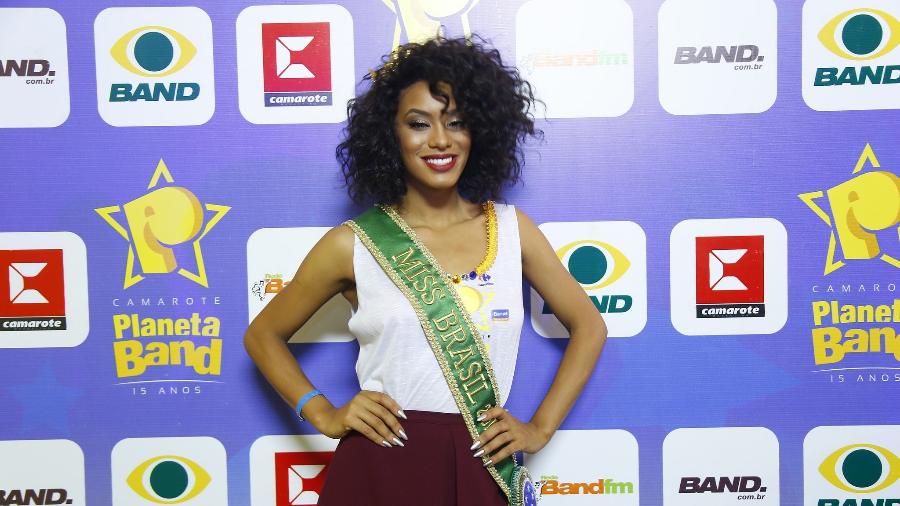 Raíssa Santana, a Miss Brasil 2016, aproveitou seu primeiro Carnaval em Salvador - Rodrigo Belentani/Band