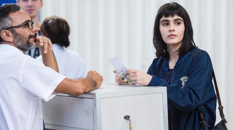 Bebeth (Valentina Herszage) na rodoviária em "Pega Pega" - Mauricio Fidalgo/TV Globo - Mauricio Fidalgo/TV Globo