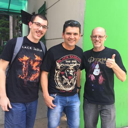 Thiago Veneziani (19 anos), Sidney Queiroz (46) e Luiz Veneziani (59) no festival São Paulo Trip - Renata Nogueira/UOL - Renata Nogueira/UOL