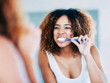 Risco de perder os dentes: 5 erros de escovação que você precisa evitar