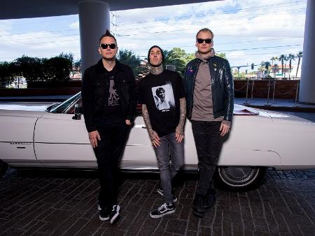 Mark Hoppus, Travis Barker e Matt Skiba - Reprodução