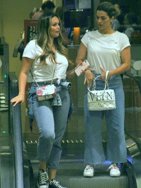 Kelly Key com Suzanna Freitas, a filha, em shopping no Rio de Janeiro - Jose Humberto / AgNews