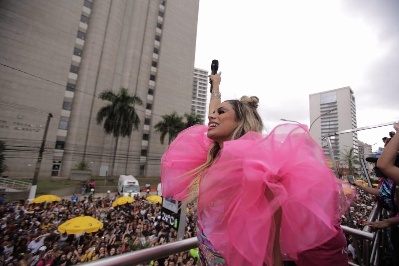 Cantora Lexa agita foliões no bloco KondZilla, em São Paulo - André Lucas/UOL