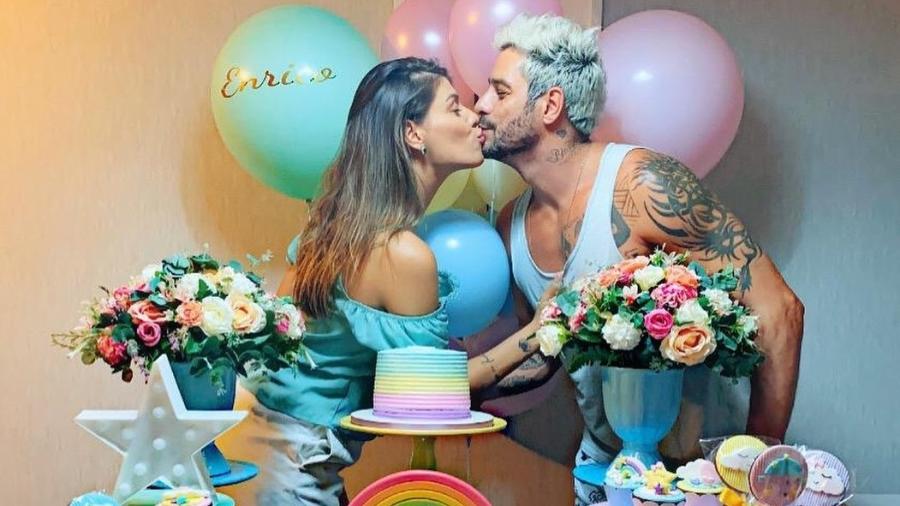 Franciele Almeida e Diego Grossi informaram, em chá revelação que terão um menino - Reprodução/Instagram