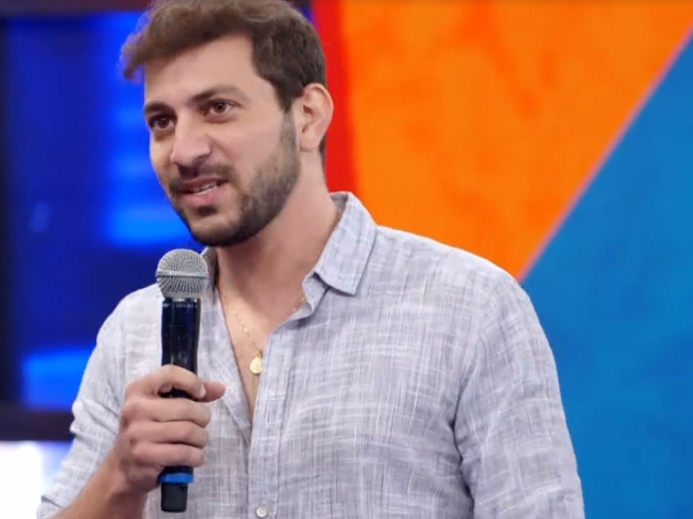 Faustão pergunta a Caio se ele vai se casar com Rodolffo ou Waléria