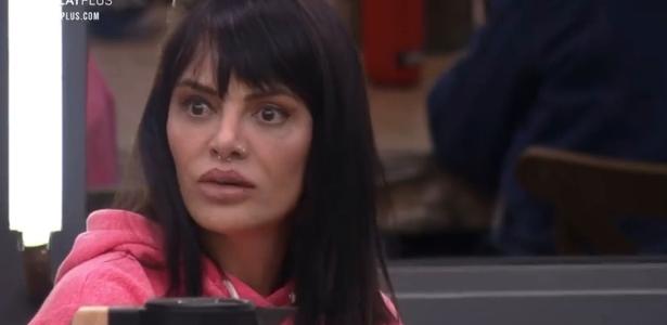 A Fazenda 2021: Valentina sugere que peões têm affair fora do reality - Vimarsana News