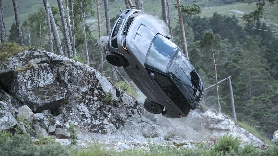 Range Rover SVR é destruído em "007 - Sem Tempo para Morrer"  - Divulgação