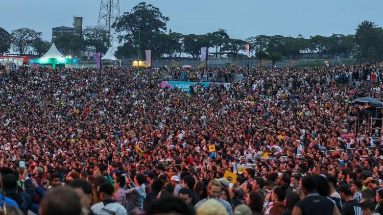Lollapalooza 2024: público assiste ao show de Gilberto Gil no 3º dia do evento