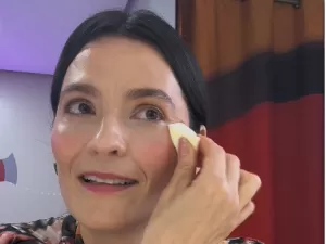 Técnica de maquiador das celebridades funciona? Vanessa Rozan faz o teste