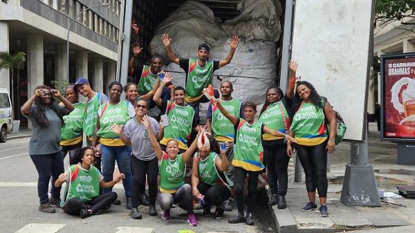 Iniciativa gera renda e melhores condições de trabalho para os principais agentes de reciclagem no Brasil Iniciativa gera renda e melhores condições de trabalho para os principais agentes de reciclagem no Brasil