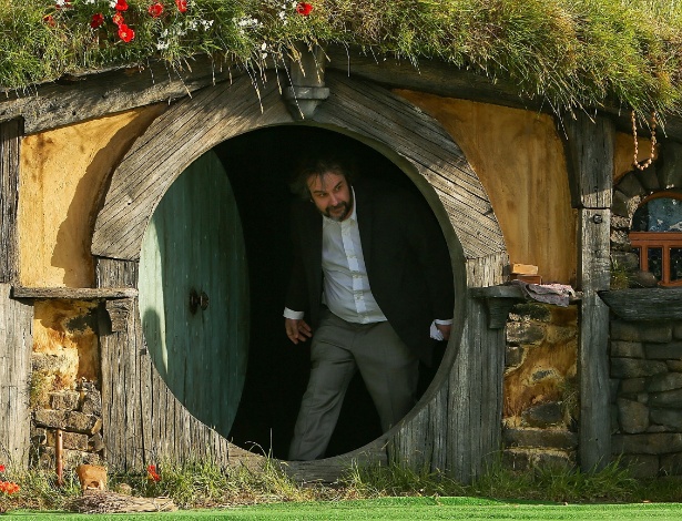 28.nov.2012 - Peter Jackson no set da casa de Bilbo Bolseiro em "O Hobbit: Uma Jornada Inesperada" - Hagen Hopkins/Getty Images