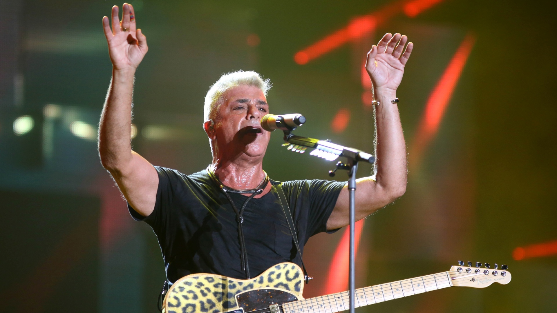 26.set.2015 - Lulu Santos abre as apresentações no palco Mundo no sexto dia do Rock in Rio 2015 - Fernando Maia/UOL