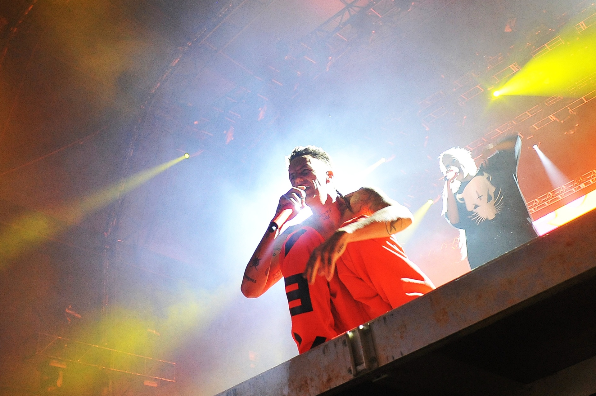 12.mar.2016 - Os sul-africanos do Die Antwoord se apresentam no Lollapalooza Brasil 2016 - Reinaldo Canato/UOL