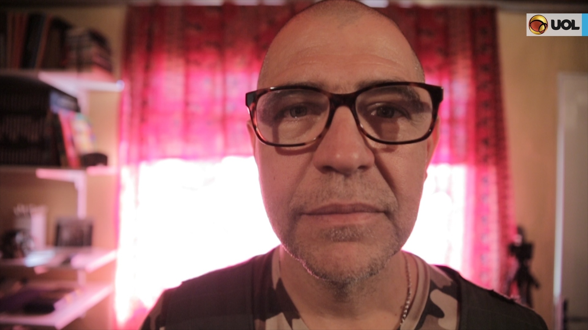 João Tocchetto em ação como caçador de fantasmas no interior de São Paulo - Rodrigo Ferreira/UOL