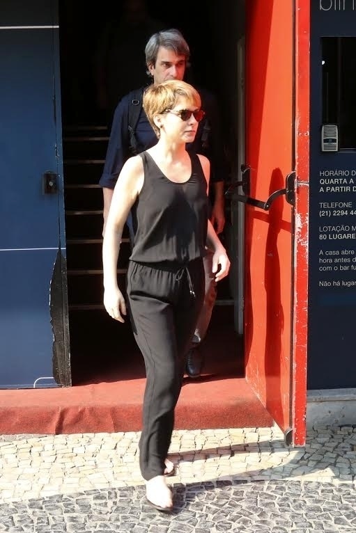 15.set.2016- Cláudia Abreu vai ao velório do ator Duda Ribeiro no teatro Café Pequeno, no Leblon, zona sul do Rio - Roberto Filho/Brazil News