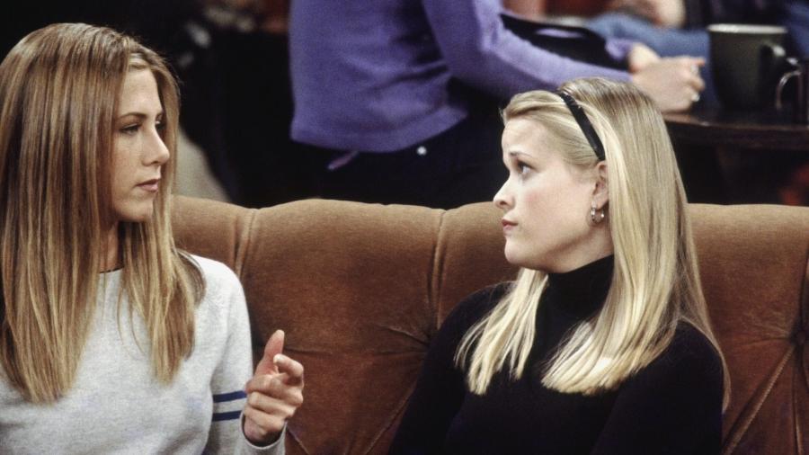 Jennifer Aniston e Reese Whiterspoon em cena de "Friends" - Reprodução