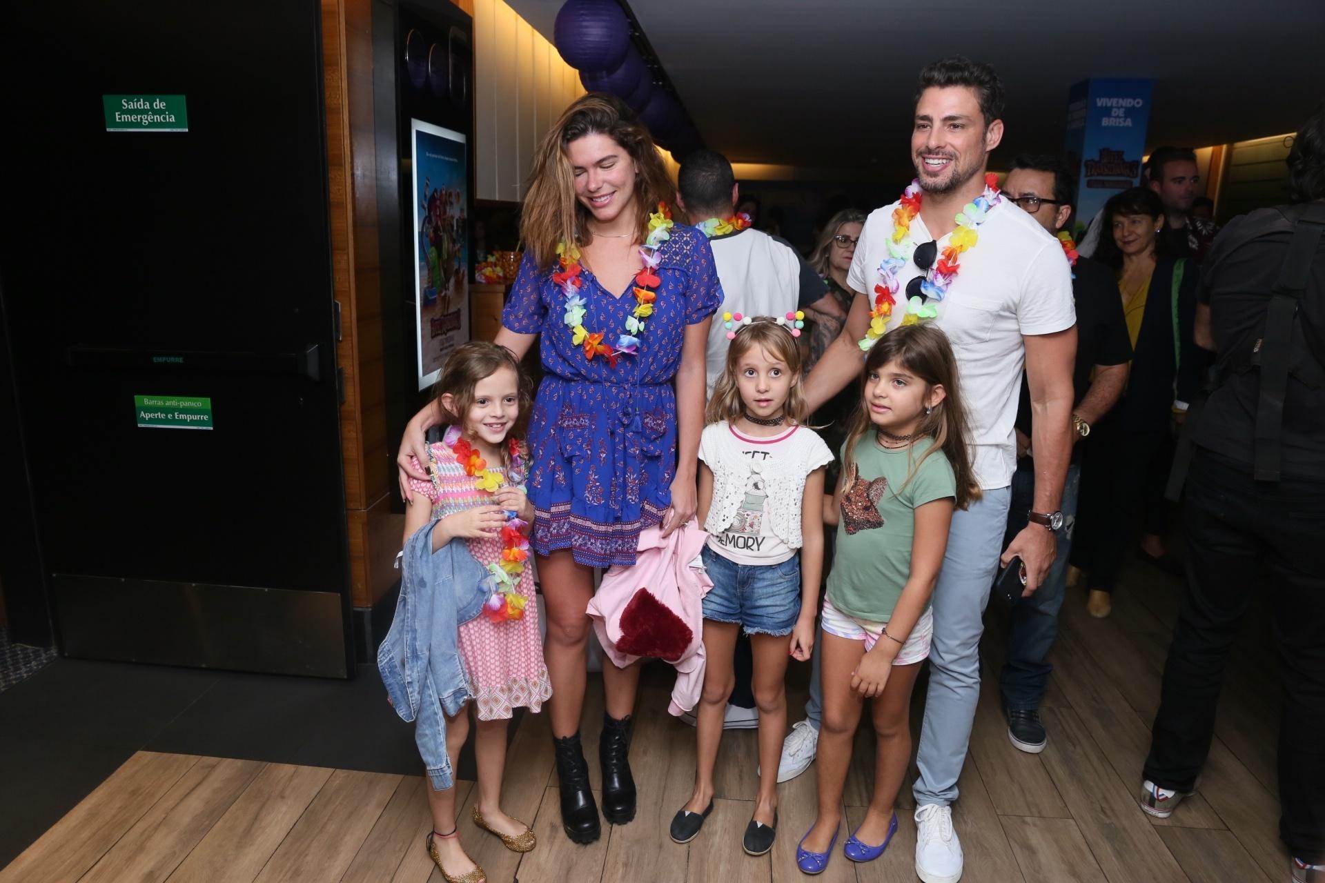 Mariana Goldfarb e Cauã Reymond levaram Sofia à pré-estreia - Anderson Borde/AgNews