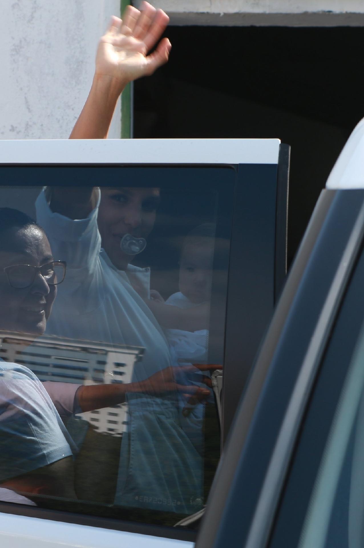 Ivete Sangalo e Daniel Cady escolheram a Igreja Santo Antônio da Barra, em Salvador para batizarem as filhas Helena e Marina na tarde deste domingo (16) - AgNews/Dilson Silva