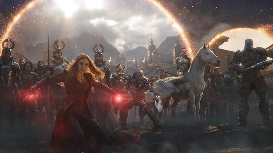 Feiticeira Escarlate (Elizabeth Olsen) e outros heróis se preparam para a ação em Vingadores: Ultimato - Reprodução
