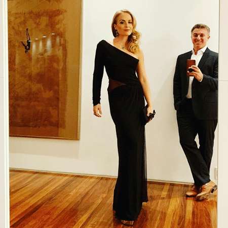 22.set.2019: Angélica surge em um lindo vestido preto ao lado de Luciano Huck - Reprodução/Instagram