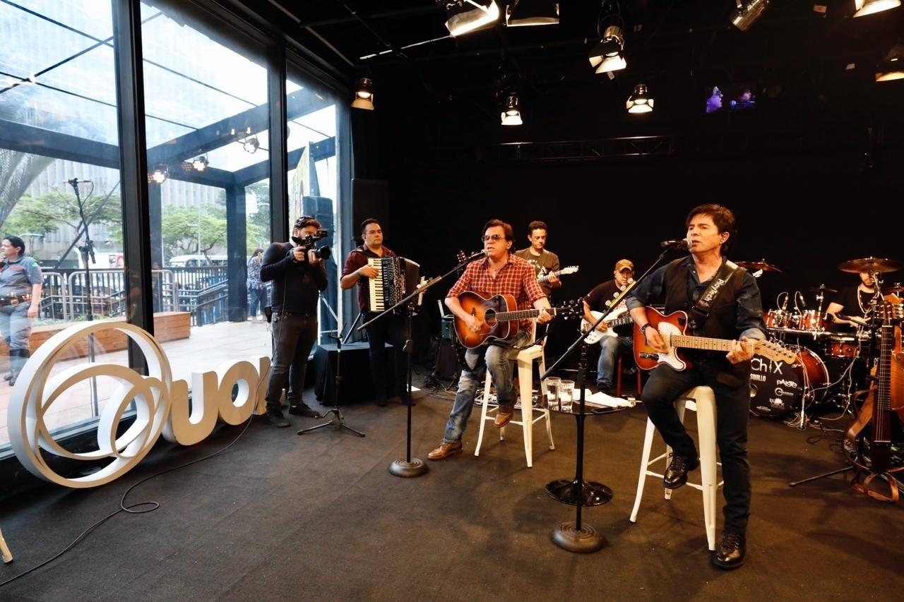 Chitãozinho & Xororó se apresentam em especial de fim de ano no Estúdio UOL - Mariana Pekin/UOL
