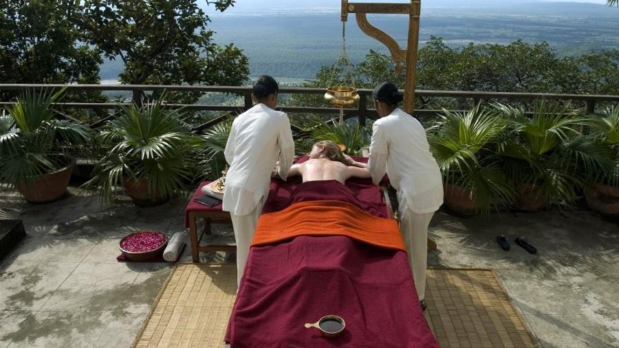 Luxo com vista para os Himalaias é o grande chamariz do melhor spa do mundo, segundo o "Oscar do turismo" - Reprodução/Ananda in the Himalaias
